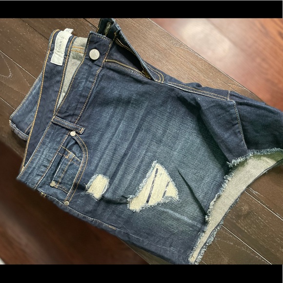 Torrid distressed patchwork mini Jean shorts - Picture 3 of 5